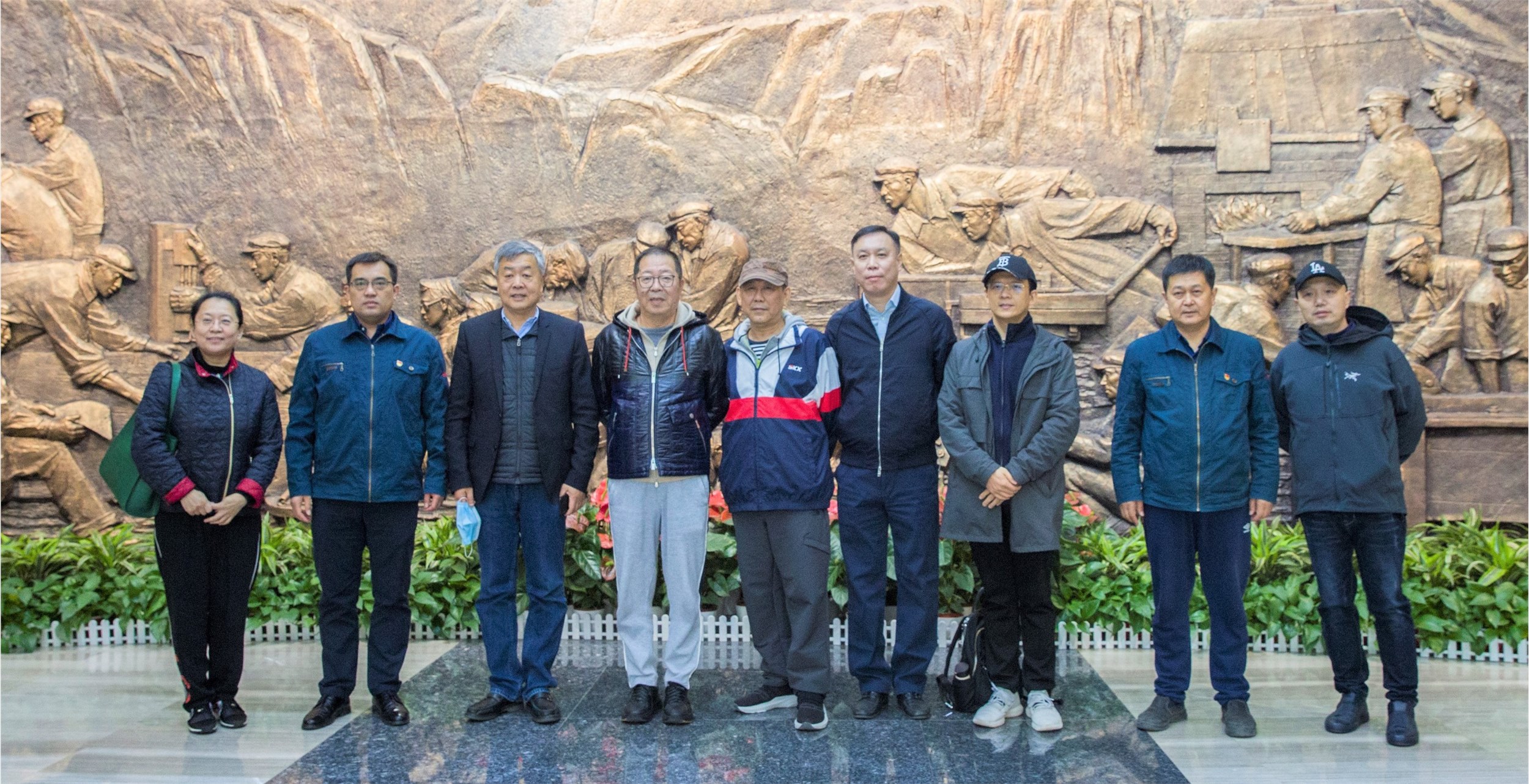 《闯关东》原班人马十二年之后再聚首 打造史诗工业长卷《老工人》
